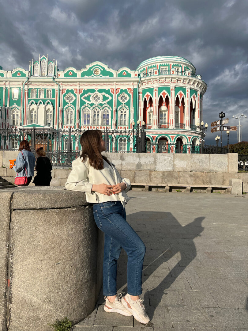 Екатеринбург: Город контрастов и неисчерпаемого потенциала.