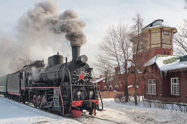 «Железные дороги бесполезны»: почему Россия боялась паровозов