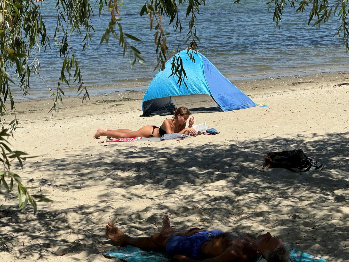 Пока все сокрушаются об ушедшем лете, в городе Ростове-на-Дону оно продолжается