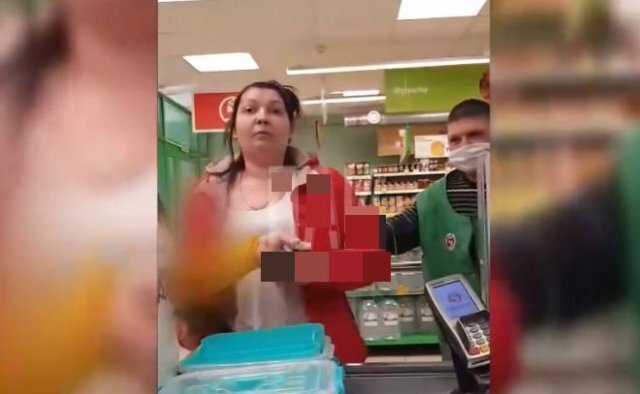 Яжмать в магазине.