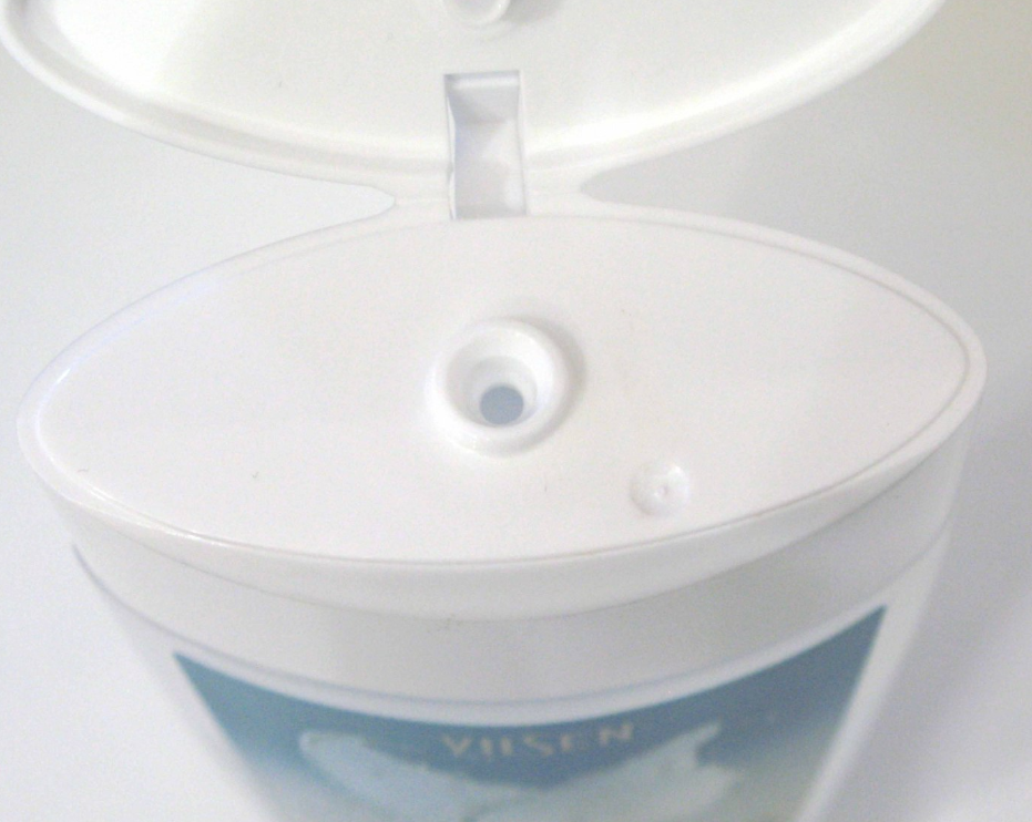 Лучшая для меня мицелярка. Не щипет, не раздражает, смывает всё!