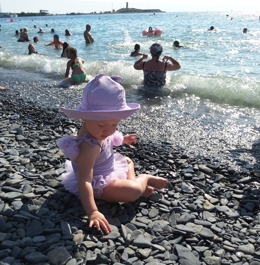 Почём бунгало в Анапе. Закрытый на ночь пляж и шикарная морская водица. Репортаж из бархатного сезона