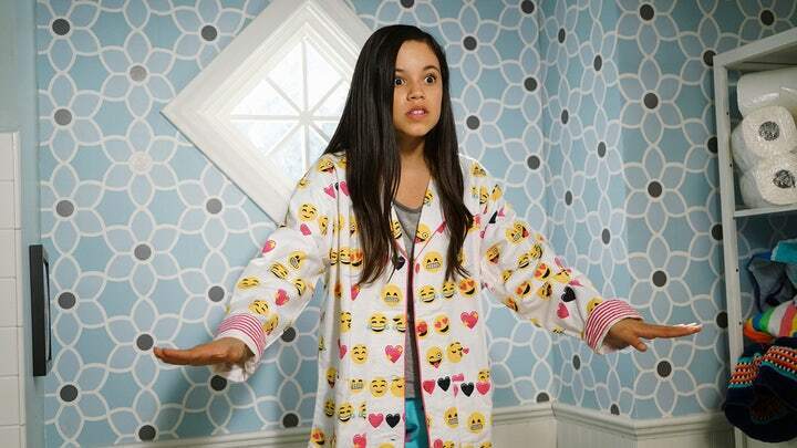 Дженна Ортега говорит, что покойный Кэмерон Бойс прекратил "неудобную" сцену когда они были подростками