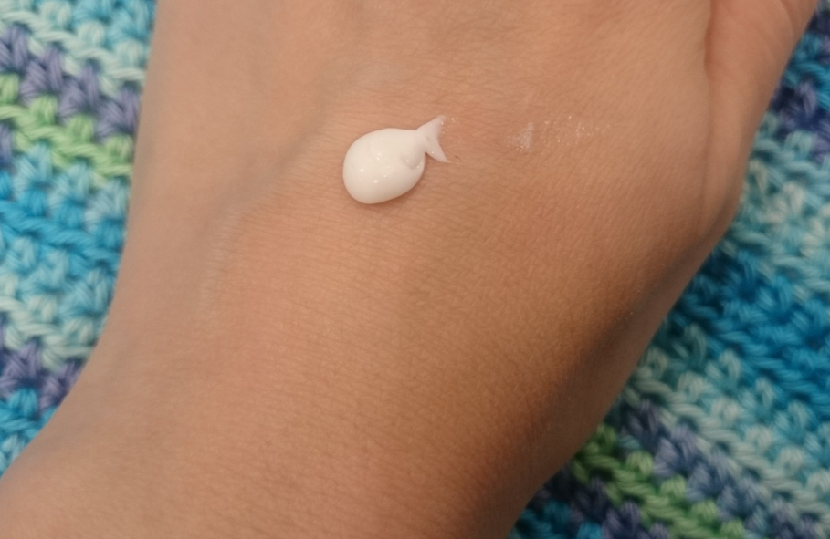 Корейский солнцезащитный крем, он же отличный уходовый крем или основа под тональный крем.