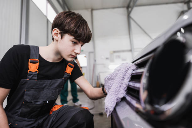 Почему на 30% вырос спрос работодателей на сотрудников до 18 лет? И как это воспринимают подростки