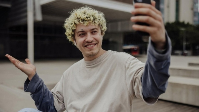 🔥⚡🔥Коктейль Молотова и записка с угрозами. Блогер Милохин не хочет возвращаться на родину после поджога дома отца