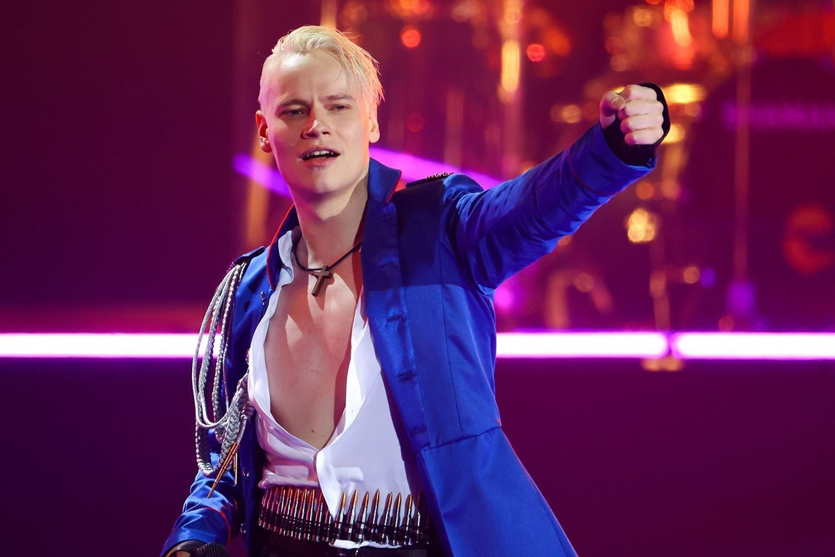 Шаман под охраной. .Почему певец "Я русский" не может спокойно прогуляться?