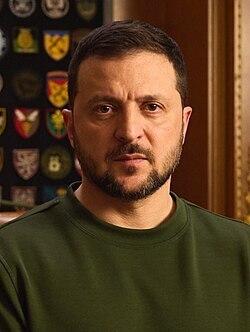 Зеленский объявил о подготовке мирных переговоров с Россией