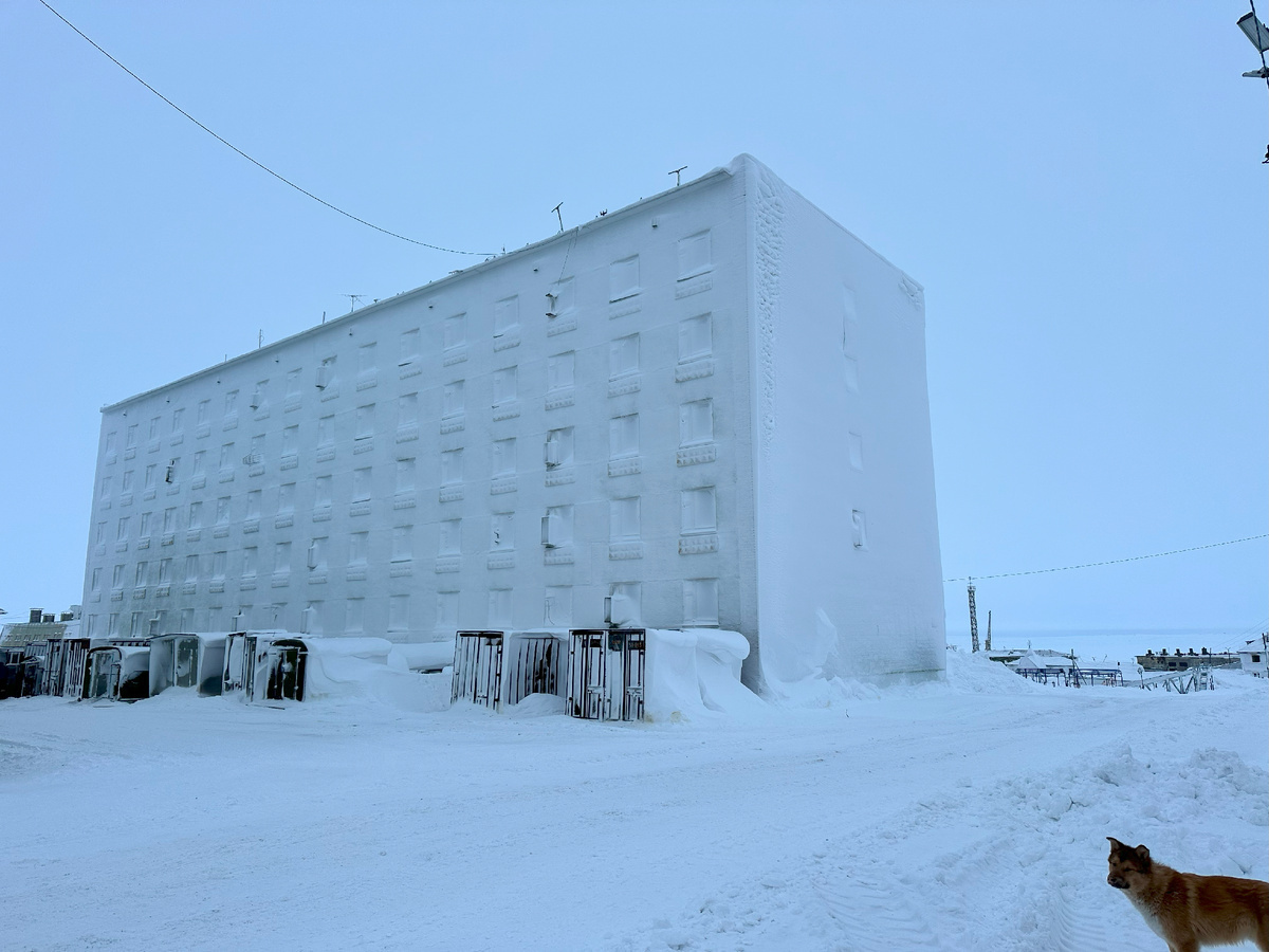 Что можно купить на 1000 рублей в самом северном городке России, куда самолет летает раз в неделю?