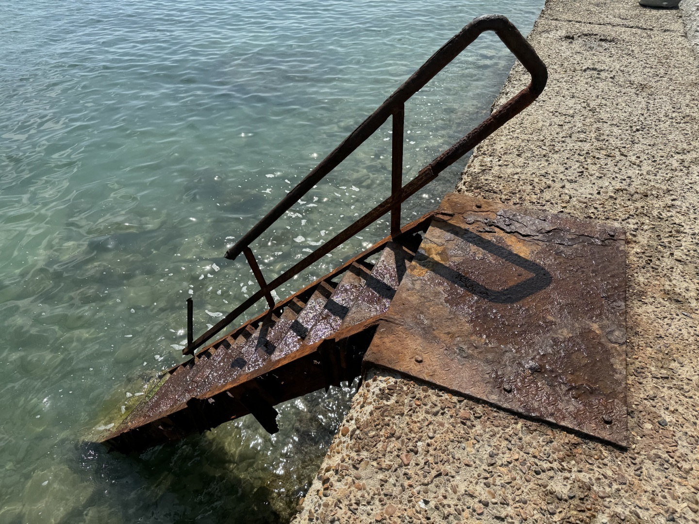 Геленджик. Голубая бухта. С этого курорта вы захотите сбежать и больше никогда не возвращаться