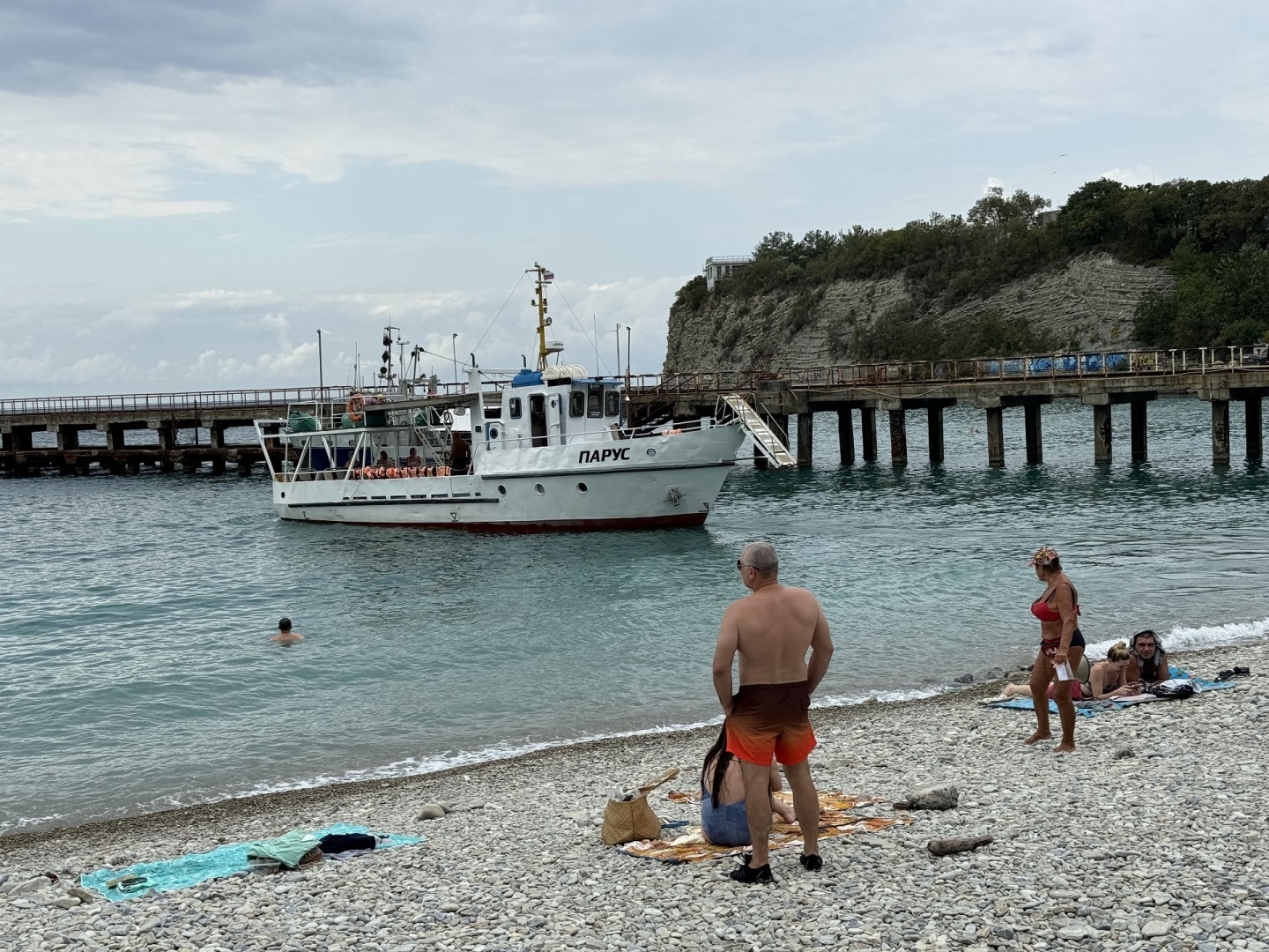 Геленджик. Голубая бухта. С этого курорта вы захотите сбежать и больше никогда не возвращаться