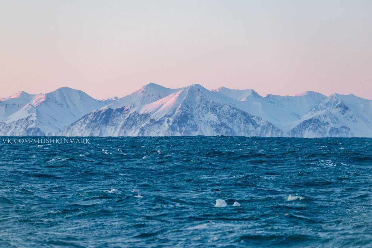 Самые холодные моря в России: какой смысл на них отдыхать?