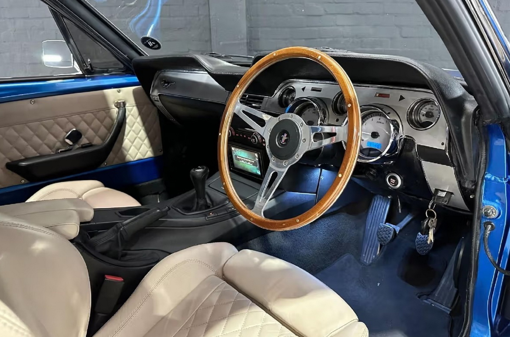 В Африке продают классический Ford Mustang, сделанный из BMW M3 E92