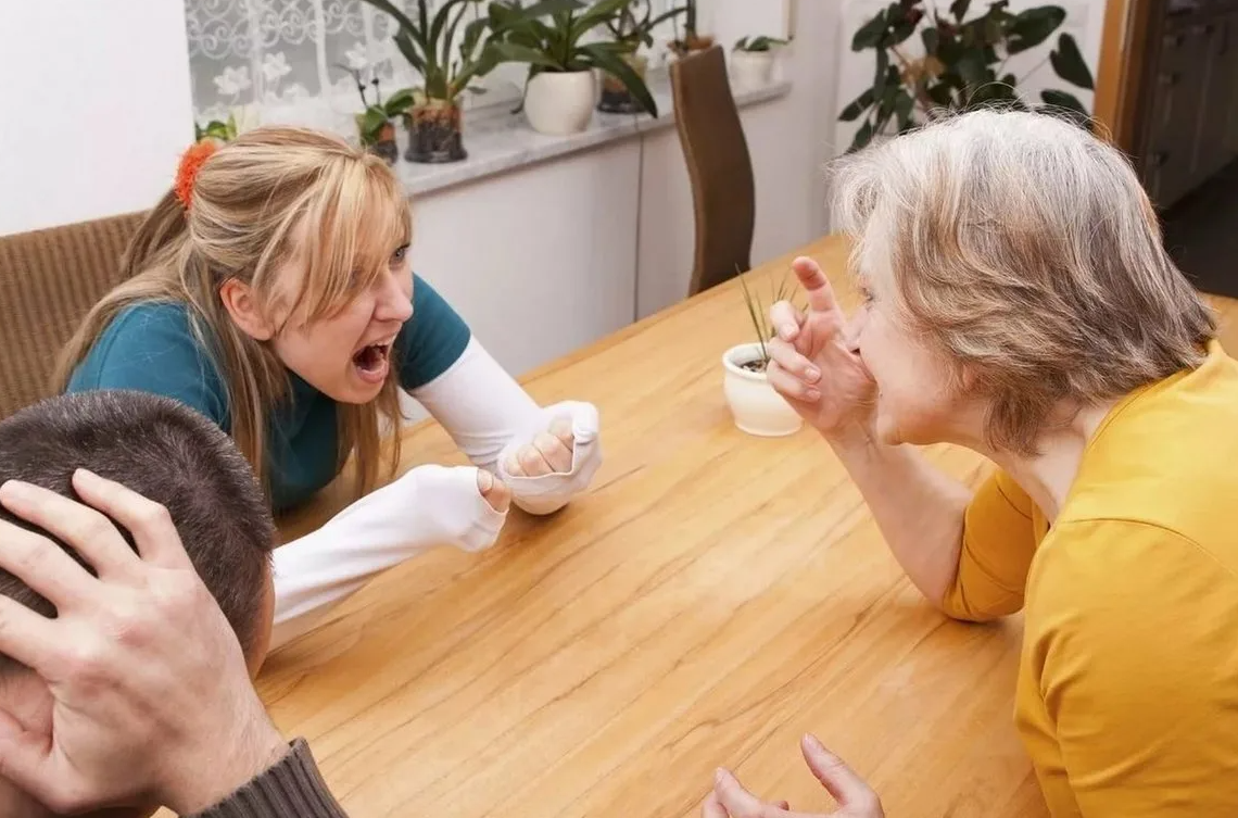 Как суд принудил женщину продать долю в квартире из-за конфликтов с родственниками