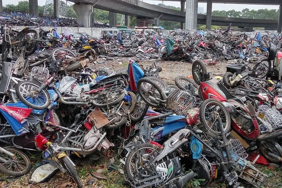 Почему у китайских автомобилях на ходу отваливаются колеса вместе с подвеской?