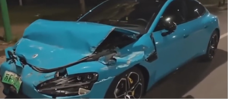 Почему у китайских автомобилях на ходу отваливаются колеса вместе с подвеской?