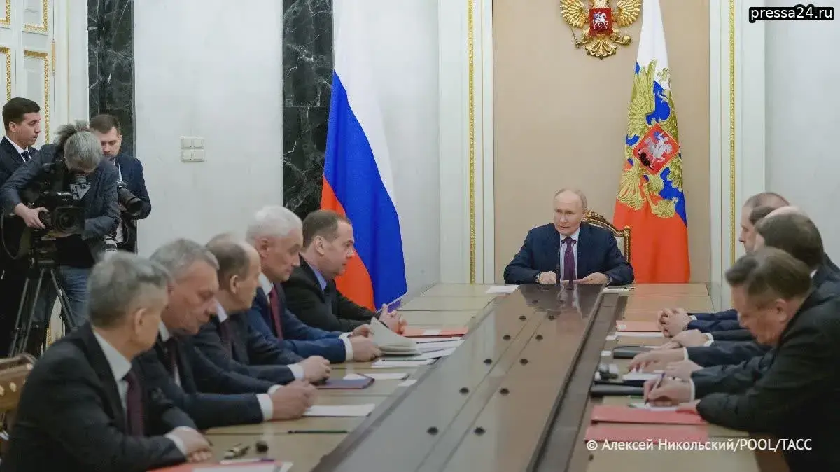 Путин: Критическая угроза РФ и обычным оружием будет поводом для ядерного ответа