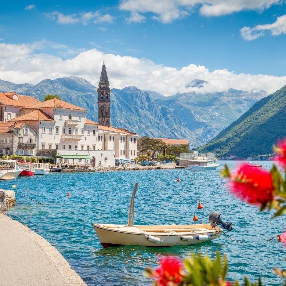 Как отдохнуть за границей осенью без лишних трат