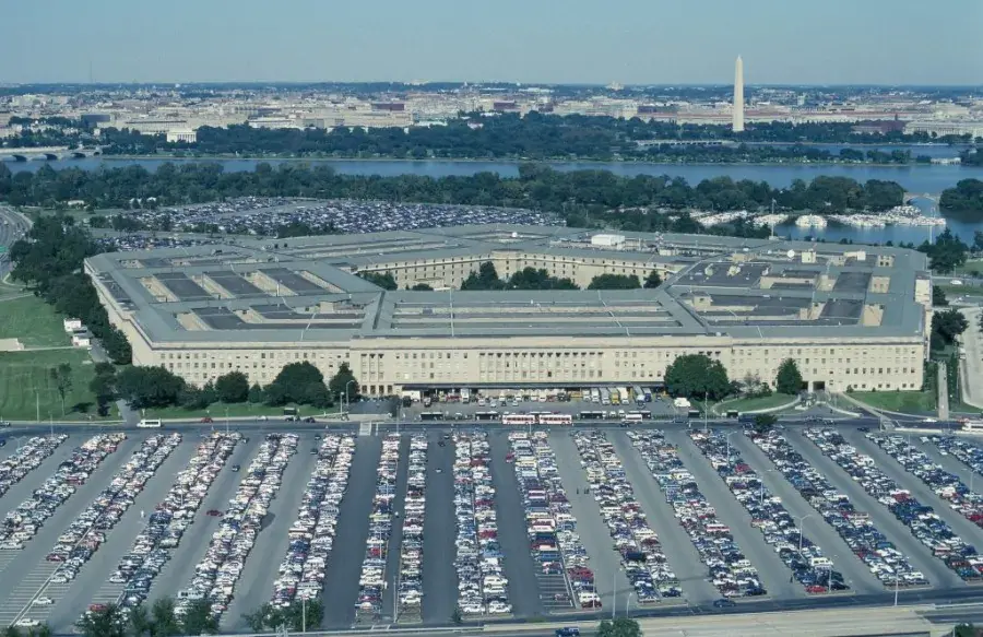 Пентагон в растратах (Российская нефть)