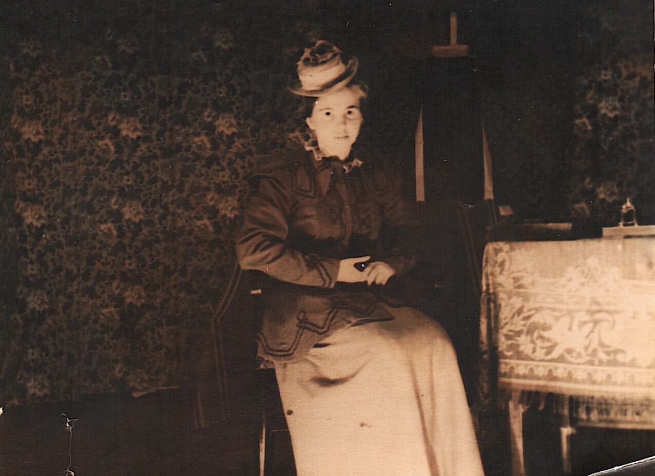 О телевизоре и школьном театре.