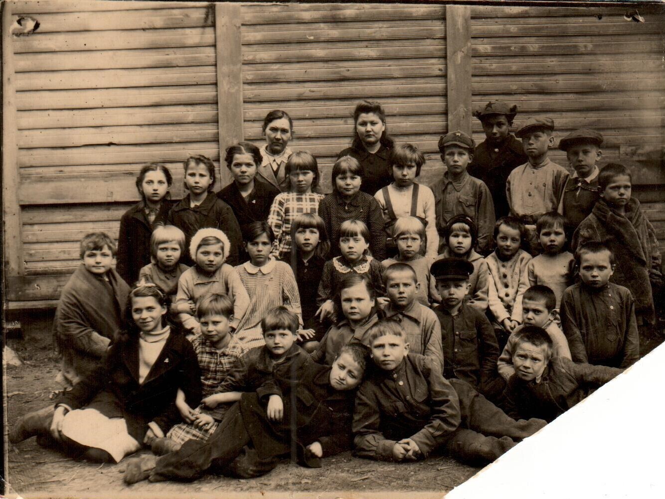 О телевизоре и школьном театре.