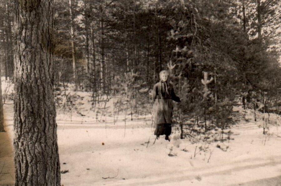 О телевизоре и школьном театре.