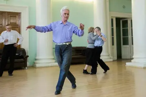 Увлечения для пожилых людей: разнообразие интересов и польза для здоровья