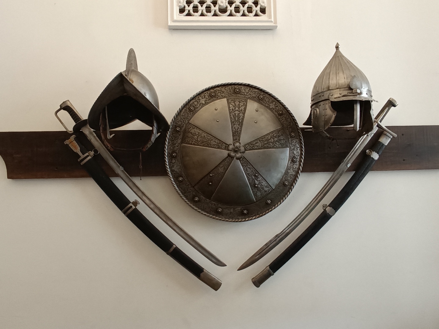 Мирский (рыцарский) и Несвижский замки, которыми владели Радзевиллы в XVI-XVIII веках. Мой третий культурный день в Беларуси. Часть 2