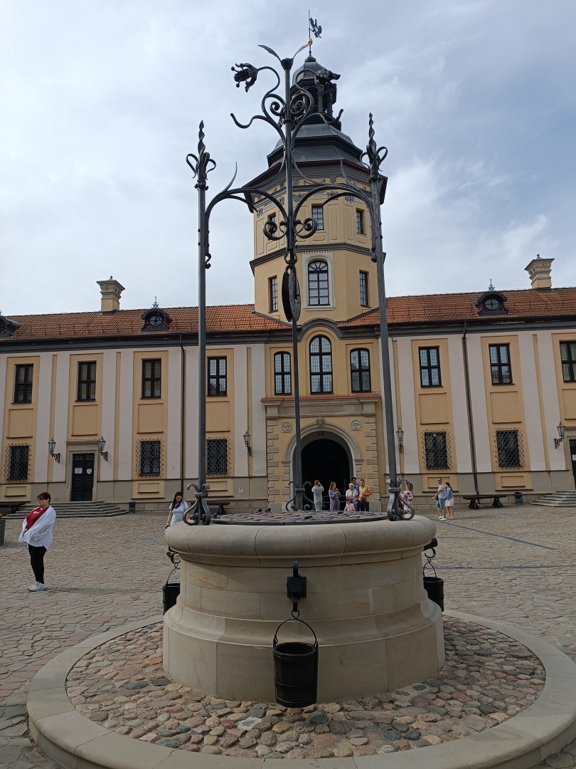 Мирский (рыцарский) и Несвижский замки, которыми владели Радзевиллы в XVI-XVIII веках. Мой третий культурный день в Беларуси. Часть 2