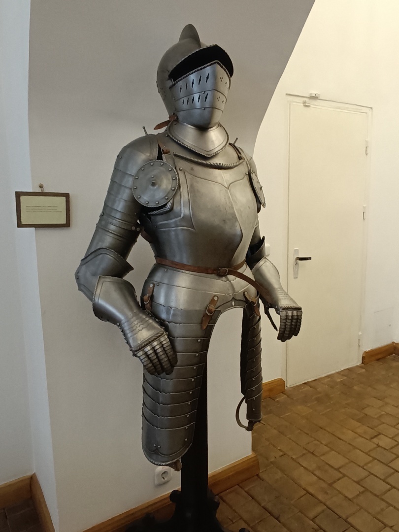 Мирский (рыцарский) и Несвижский замки, которыми владели Радзевиллы в XVI-XVIII веках. Мой третий культурный день в Беларуси. Часть 2