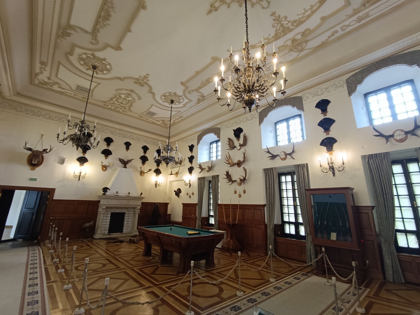 Мирский (рыцарский) и Несвижский замки, которыми владели Радзевиллы в XVI-XVIII веках. Мой третий культурный день в Беларуси. Часть 2