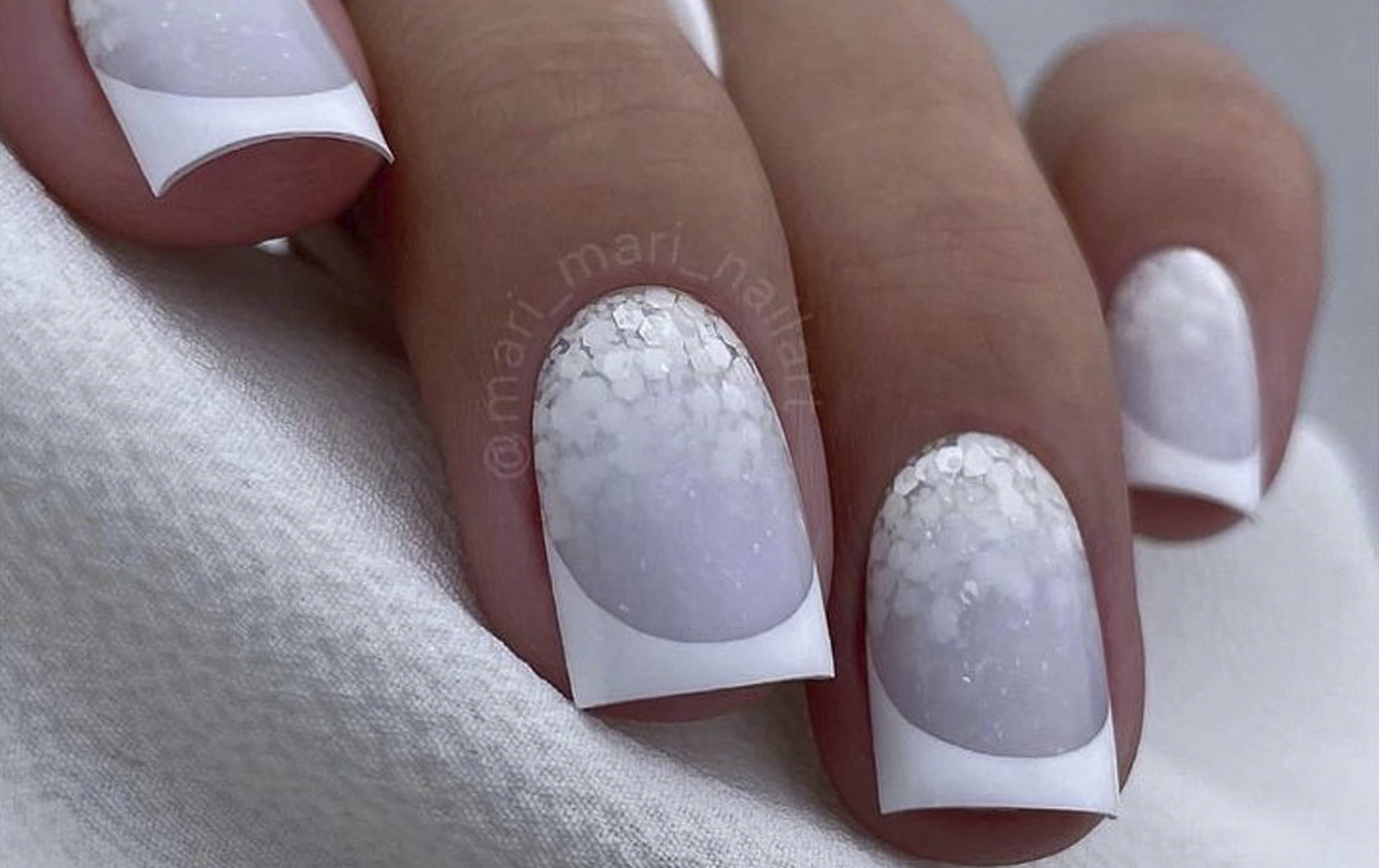 Французский маникюр в моде: +40 идей от классики до необычного исполнения