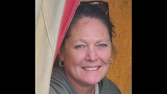 Ураган Хелен. Любимая мама из Северной Каролины пропала без вести после того, как шторм смыл дом в реку. Отчаянные поиски продолжаются