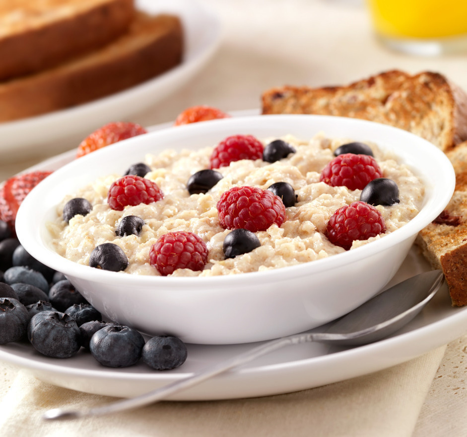 Овсянка - это не только полезно, но и вкусно.