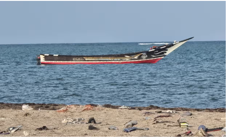 Свыше ста человек исчезли без вести после того, как были высажены с судов в Джибути.