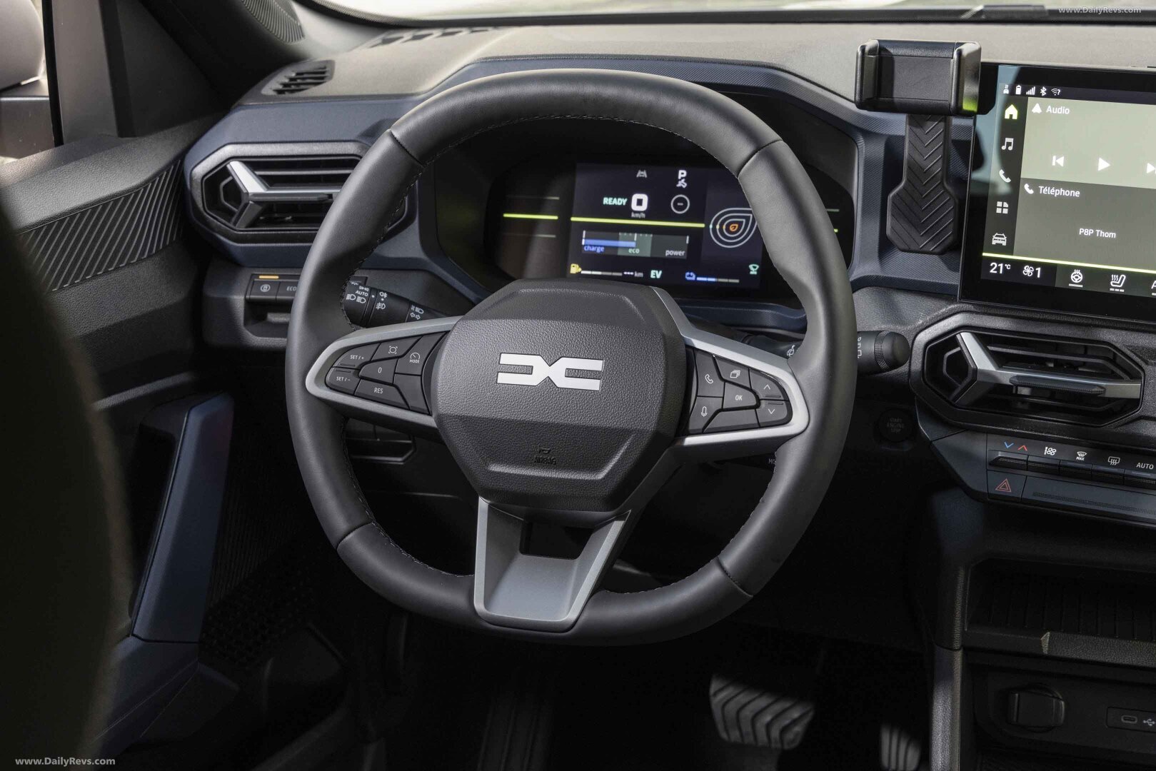 Dacia Bigster: Просторный, практичный и технологичный кроссовер нового поколения