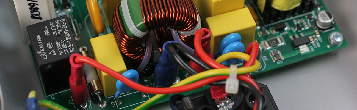 Какой стабилизатор напряжения выбрать для частного дома