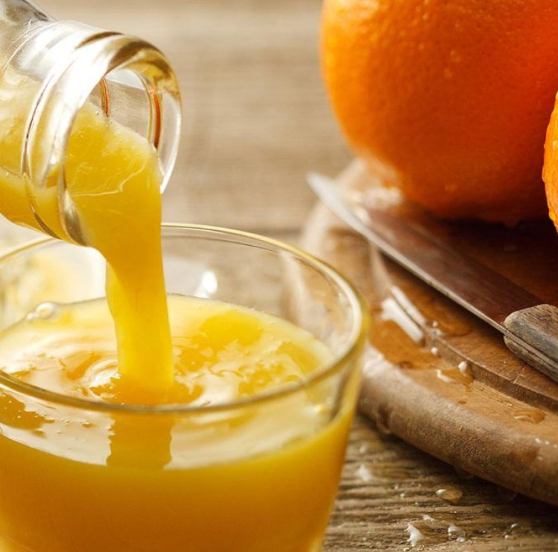 В Роспотребнадзоре опровергли миф о пользе апельсинового сока по утрам