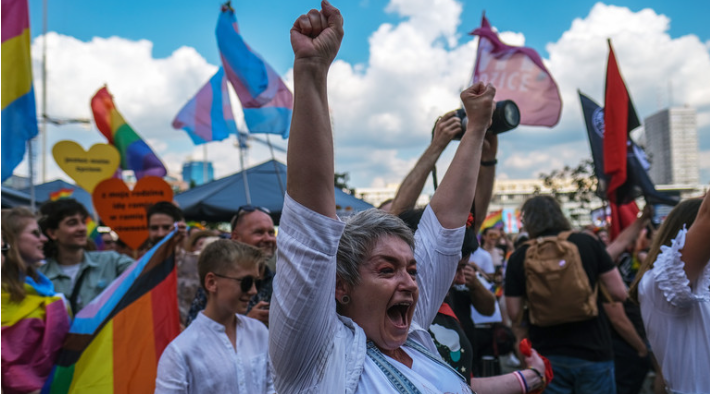 Польша предпринимает шаги по легализации однополых партнерств