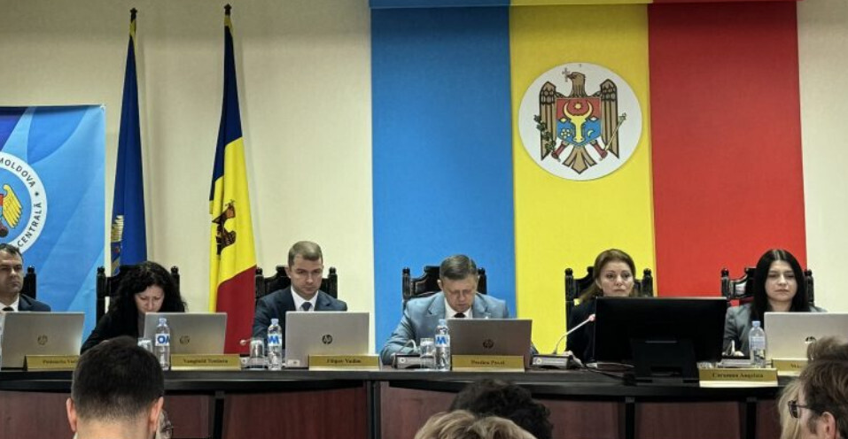 Путь Молдовы в ЕС под угрозой, поскольку референдум омрачен обвинениями России в подкупе голосов