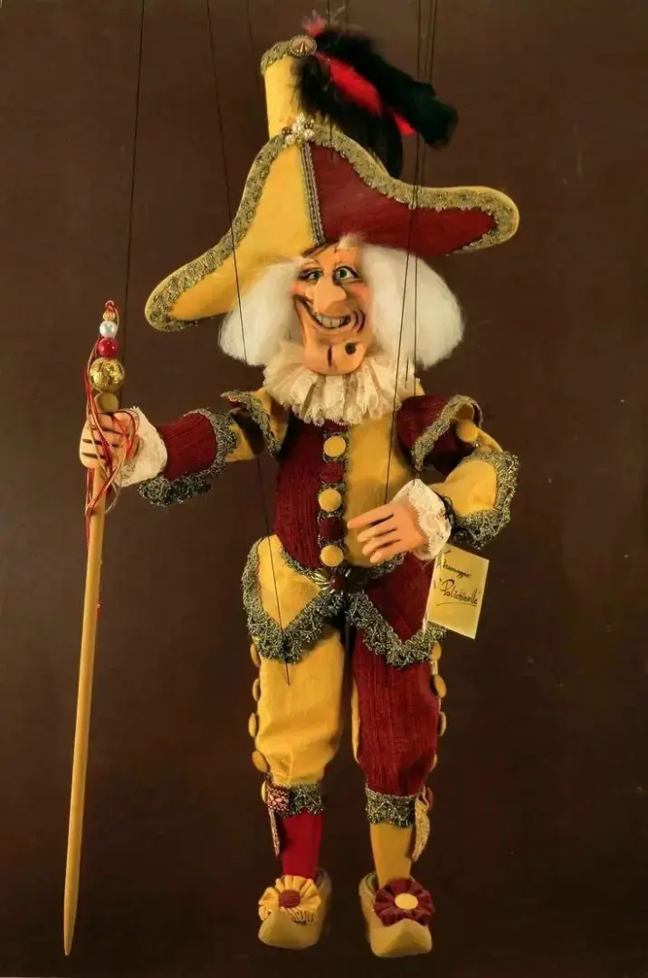 Кто такой Полишинель и какой у него секрет?