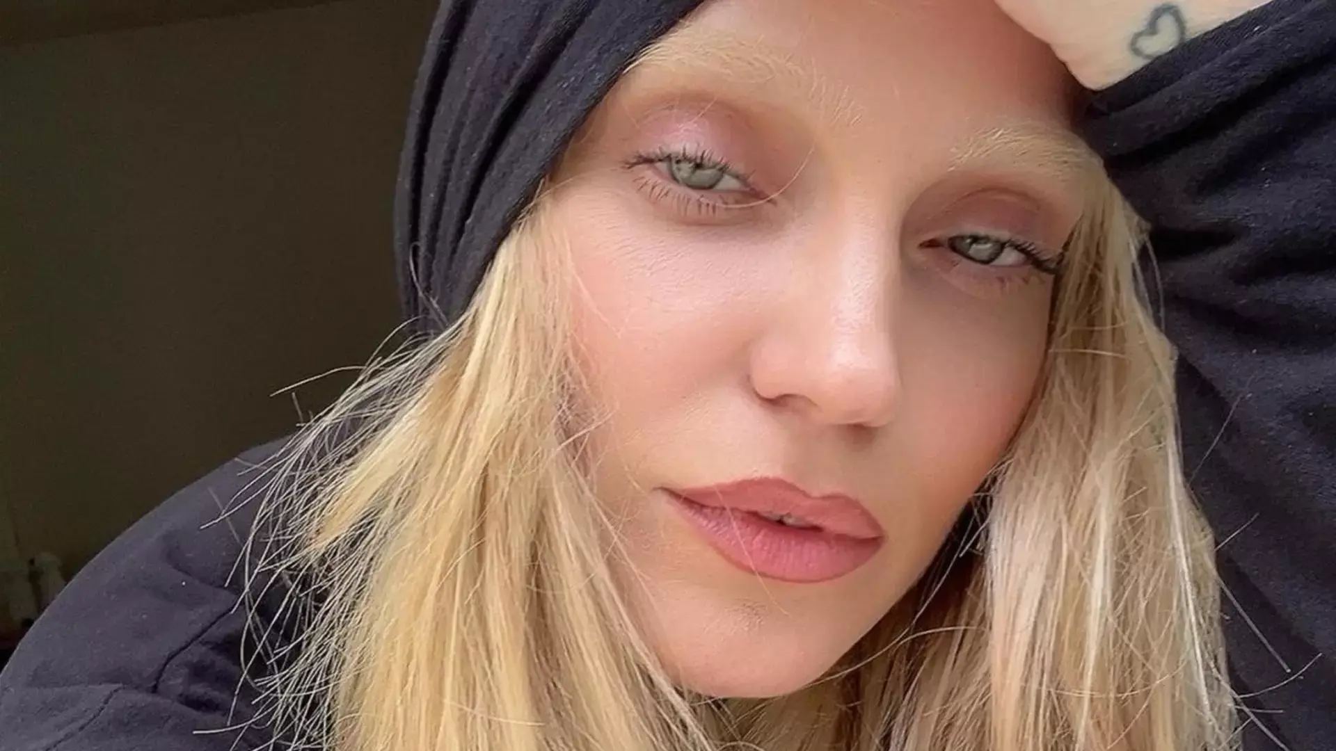 Глюк’oZa в центре скандала: задержание в аэропорту и штраф за наркотики