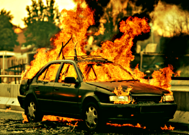 Загорелась машина