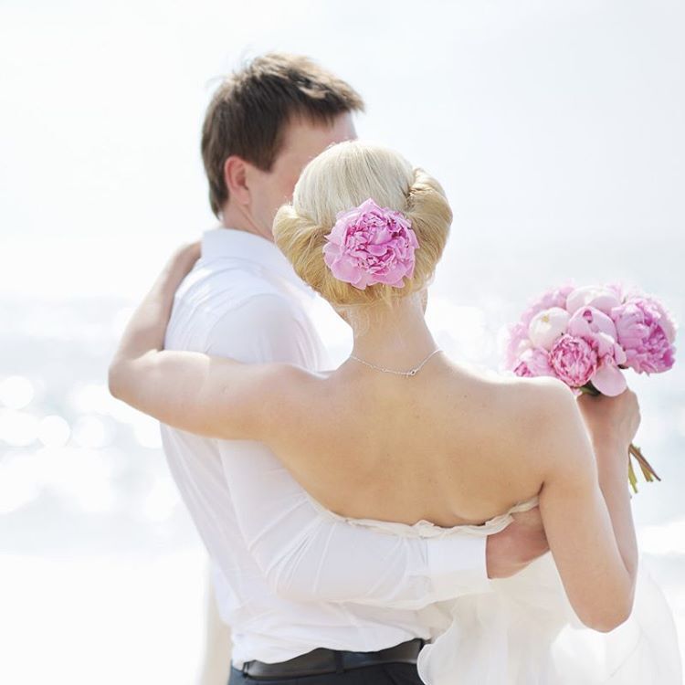 Да, любовь это сила, и многие женятся по любви