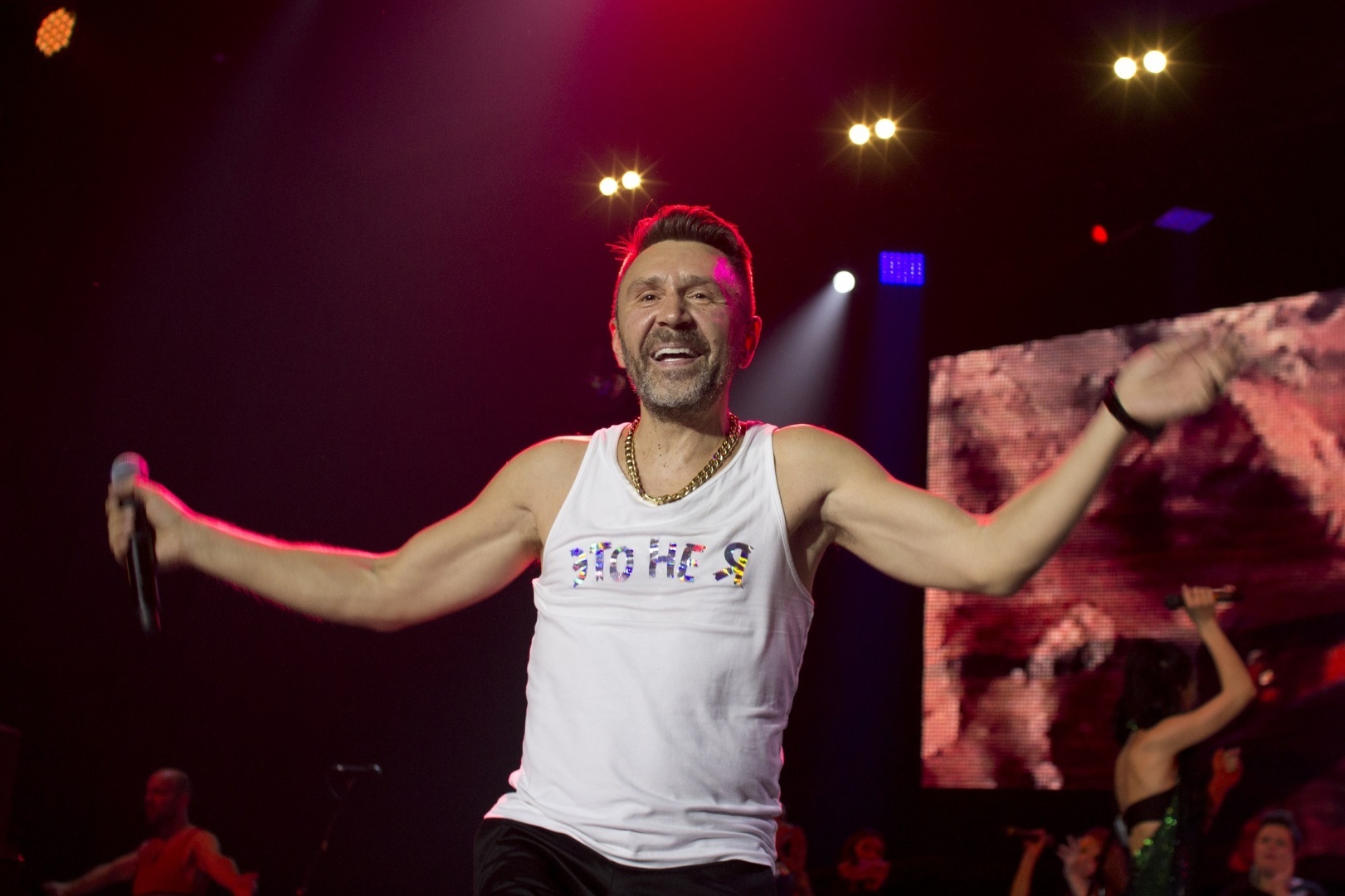 Инстасамка станет новой солисткой группы «Ленинград», но это не точно