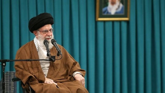 Новый аккаунт верховного лидера Ирана аятоллы Али Хаменеи заблокирован