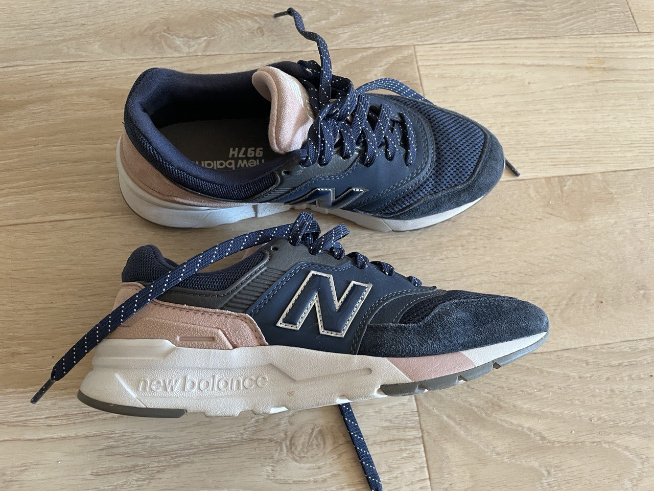 Сэкономила несколько тысяч на брендовой обуви. Ухватила любимые кроссовки за 1700 рублей