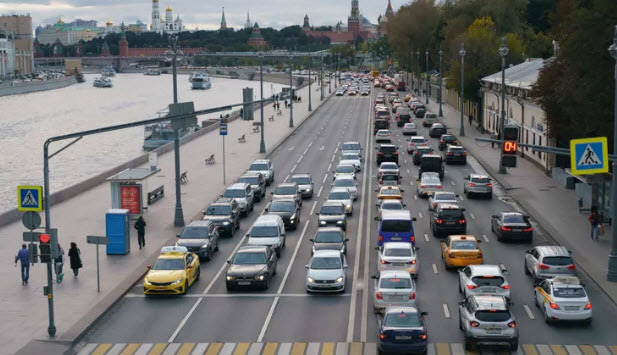 Таксист-аферист приписал к чеку два нуля.