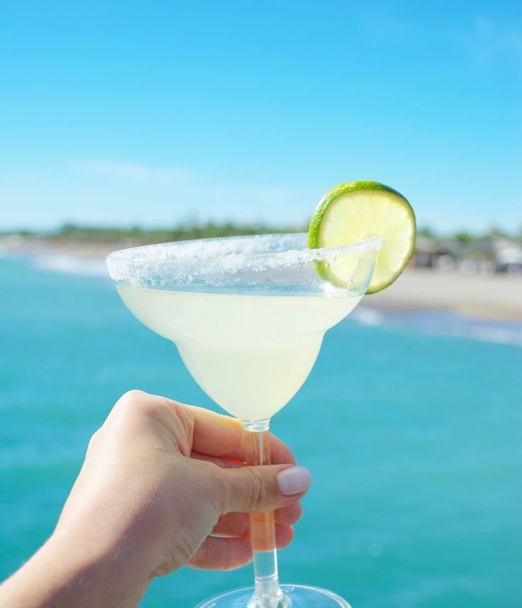 Врачи назвали самый «здоровый» и «полезный» алкоголь. И это не водка!