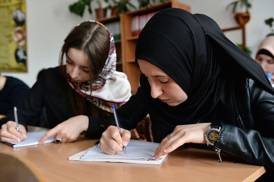 Хиджаб и никаб хотят запретить ношение в России